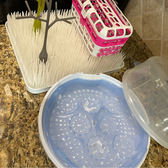 Baby bottle sanitizer and drying grass mat with dishwasher caddy - Picture 3 of 3